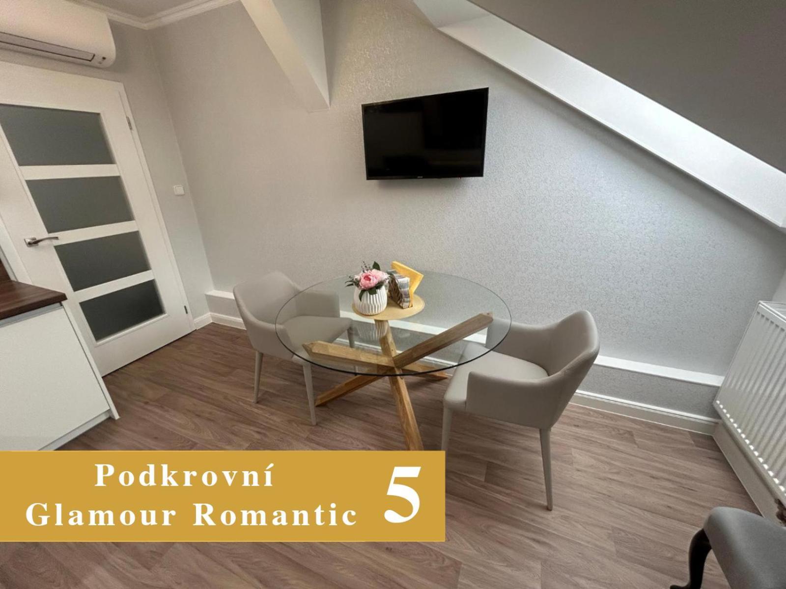 Efipa Glamour Apartments Plzeň Esterno foto