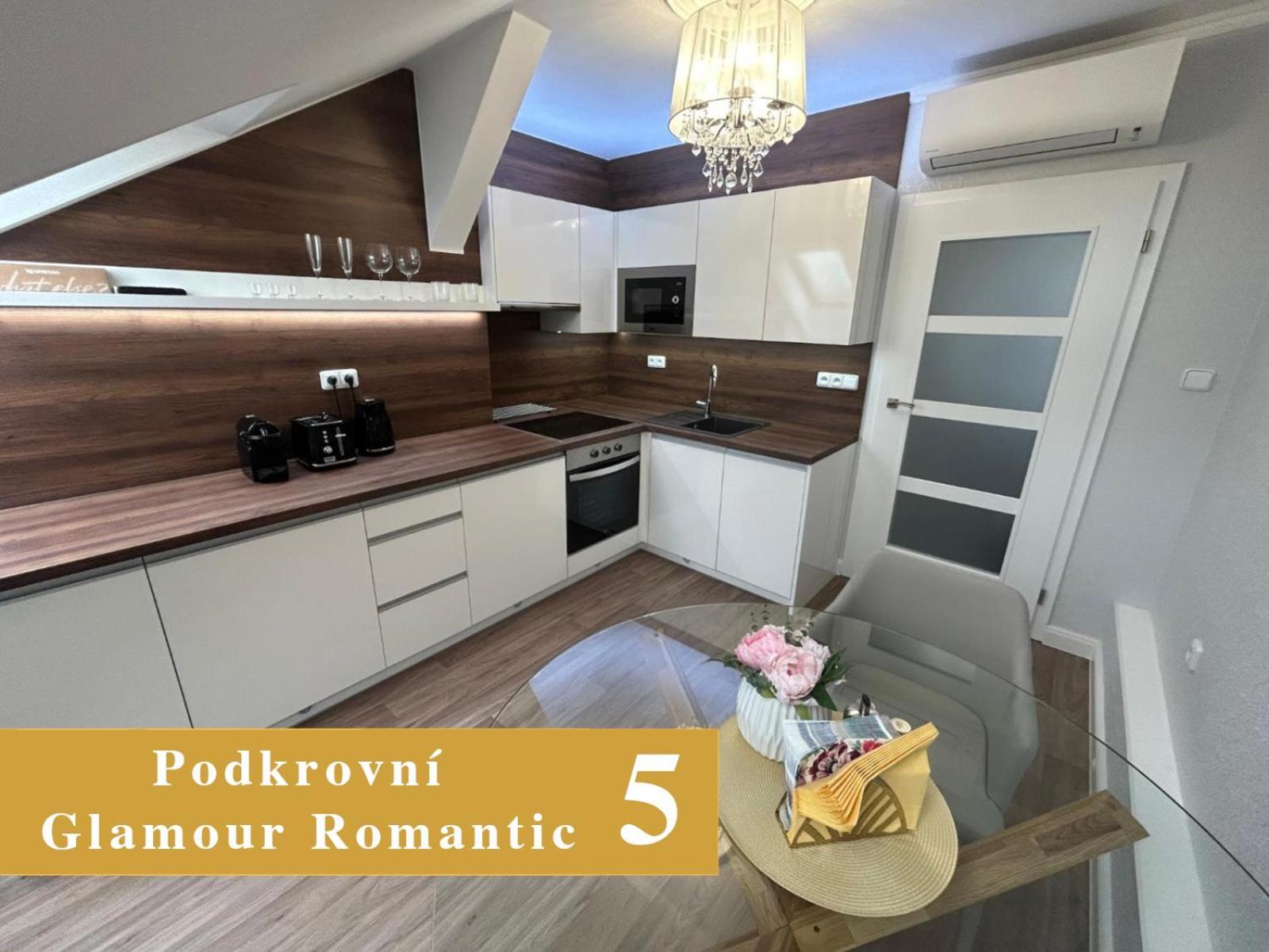 Efipa Glamour Apartments Plzeň Esterno foto