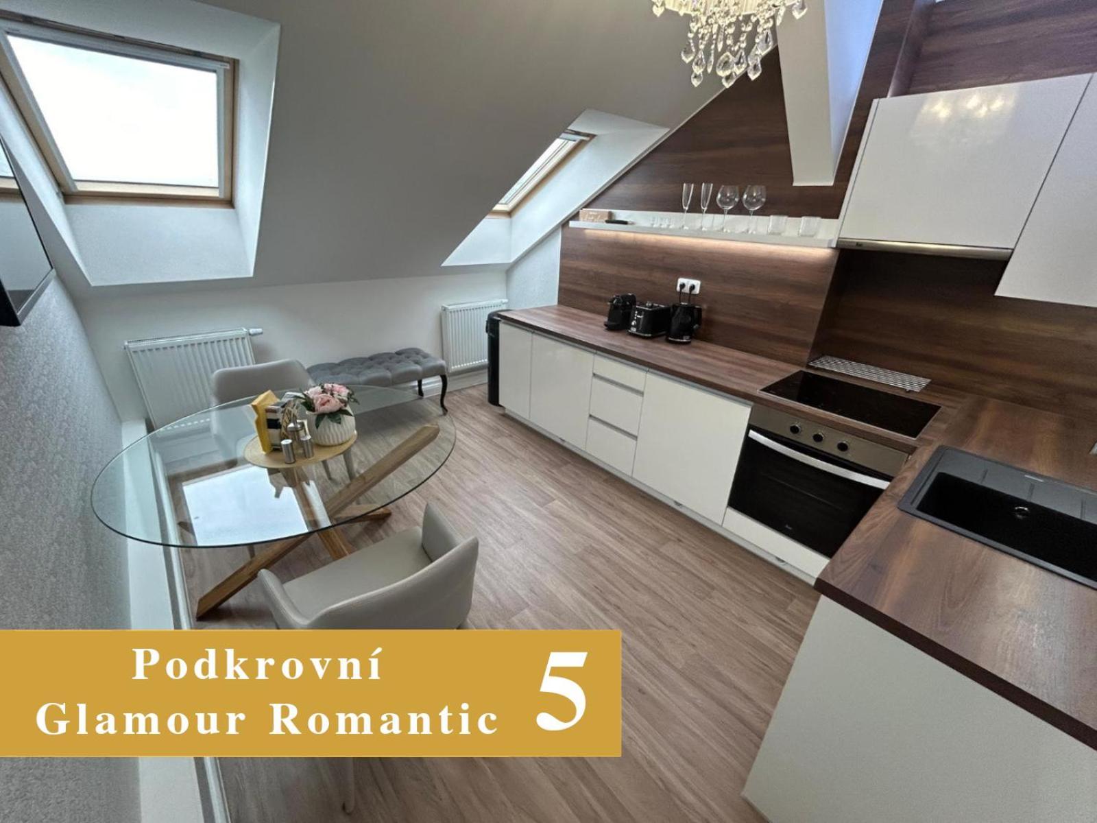 Efipa Glamour Apartments Plzeň Esterno foto