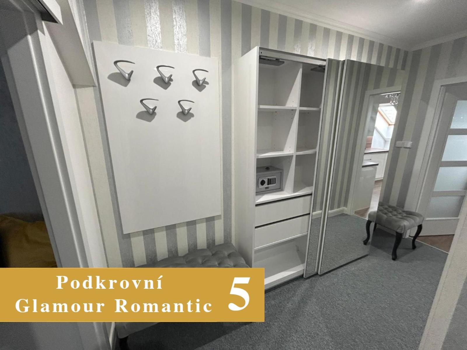 Efipa Glamour Apartments Plzeň Esterno foto