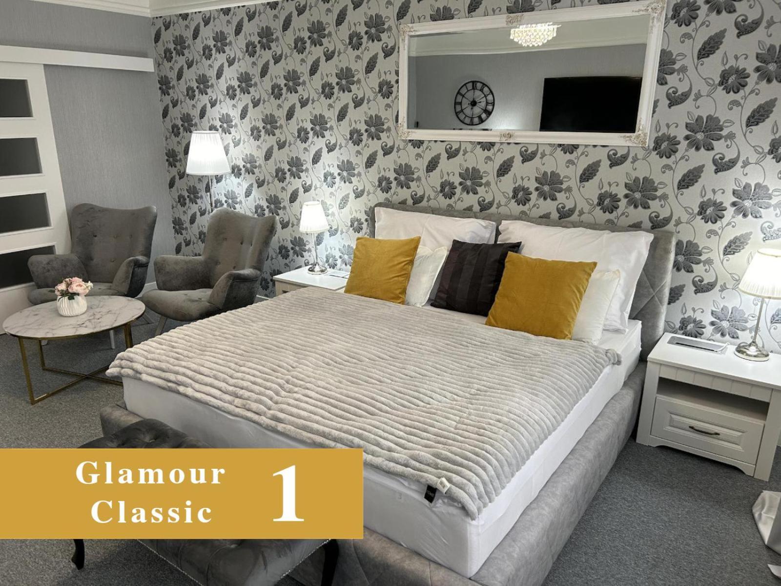 Efipa Glamour Apartments Plzeň Esterno foto